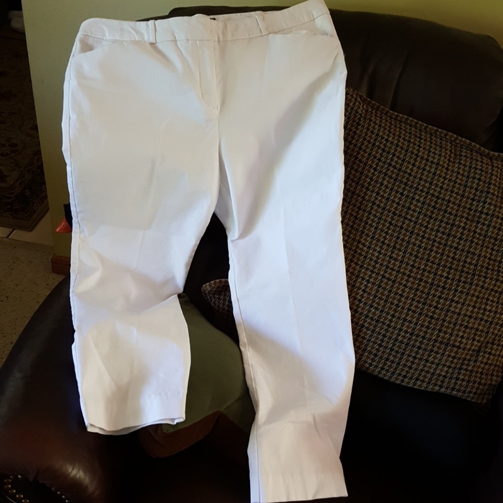 Women's white ankle pants